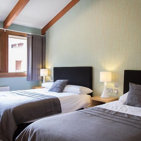 Hinxton Hall Hotel And Conference Centre Buitenkant foto