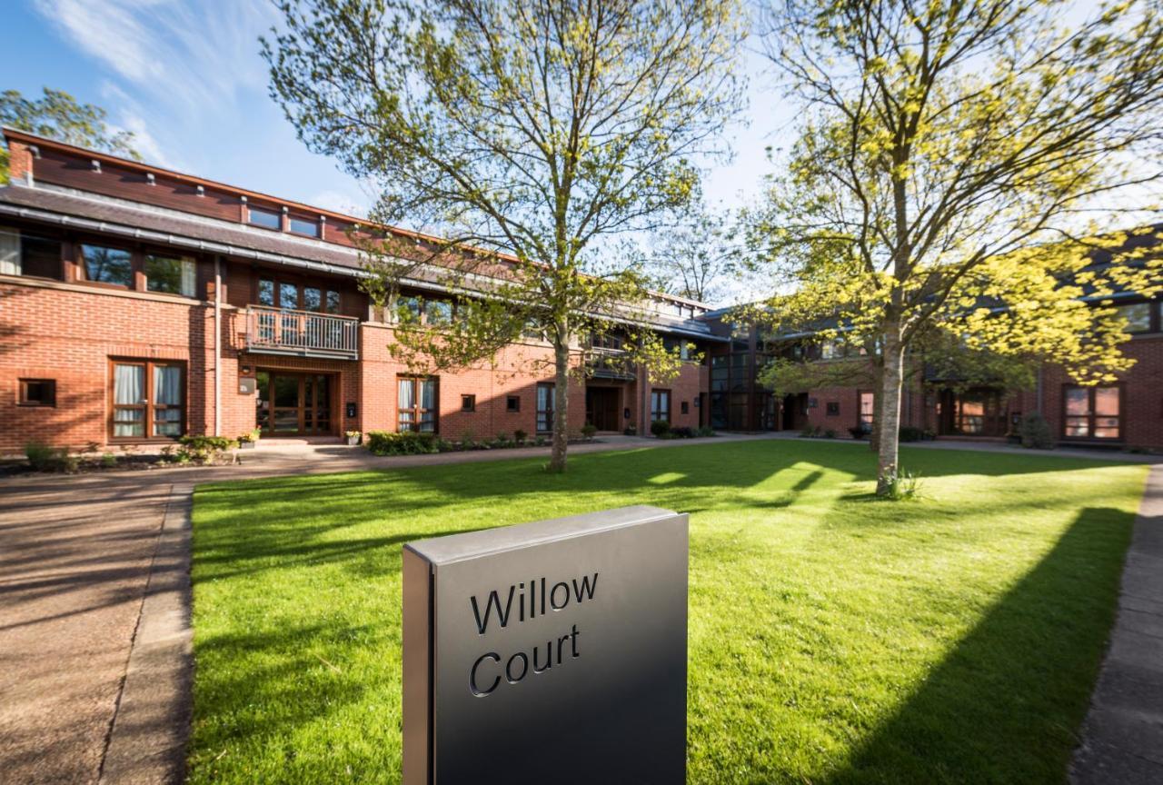Hinxton Hall Hotel And Conference Centre Buitenkant foto