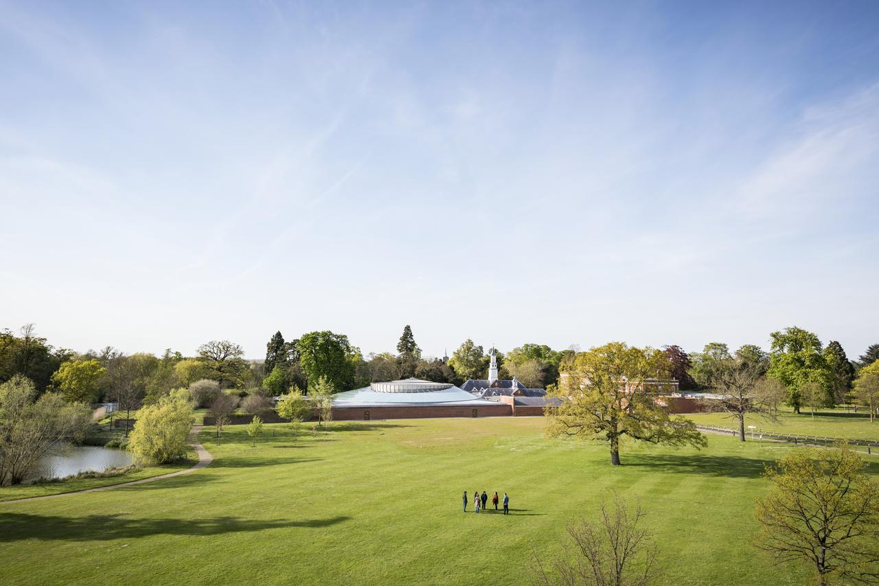 Hinxton Hall Hotel And Conference Centre Buitenkant foto